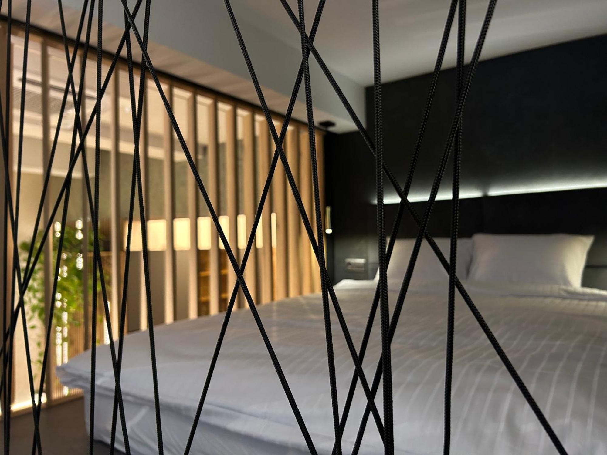 Leo Apartment Suite & Private Spa Zone - Old City Bratislava Extérieur photo