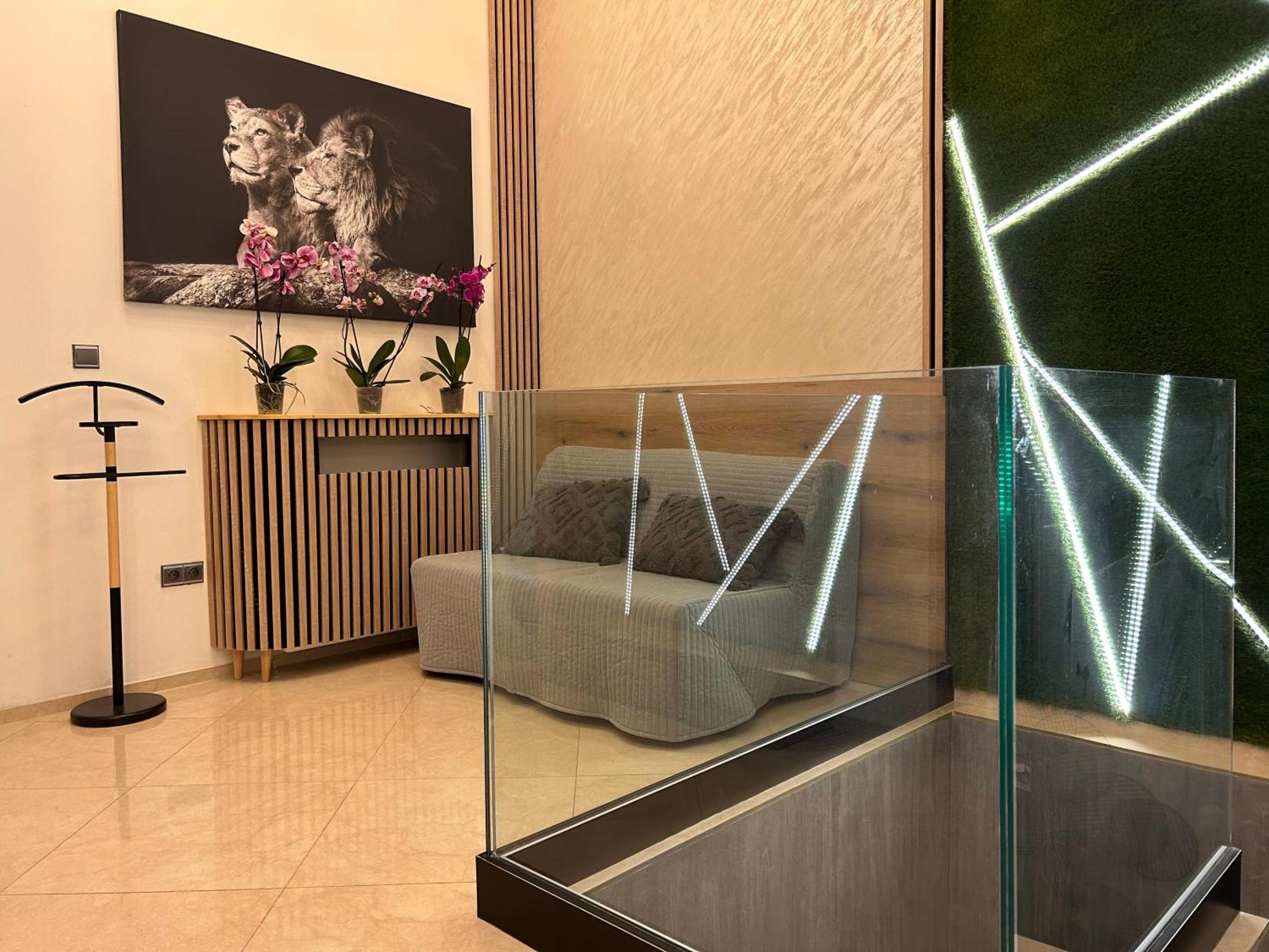 Leo Apartment Suite & Private Spa Zone - Old City Bratislava Extérieur photo