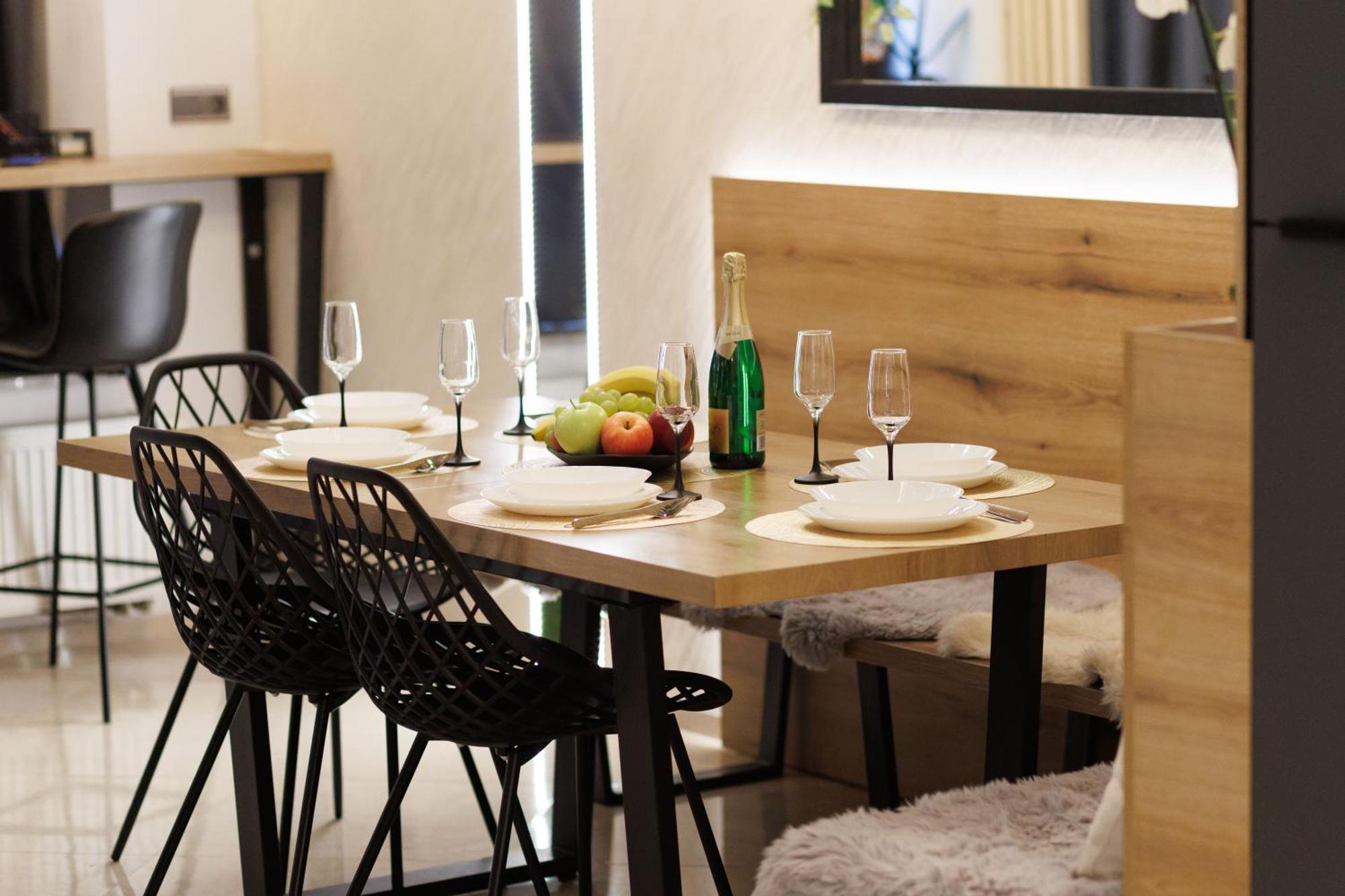 Leo Apartment Suite & Private Spa Zone - Old City Bratislava Extérieur photo