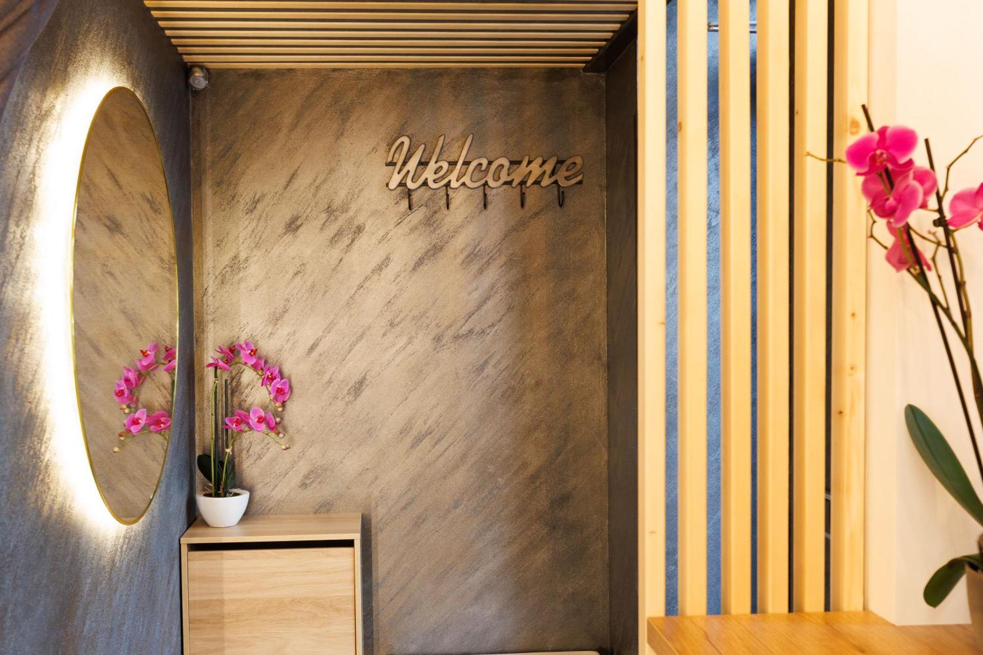 Leo Apartment Suite & Private Spa Zone - Old City Bratislava Extérieur photo