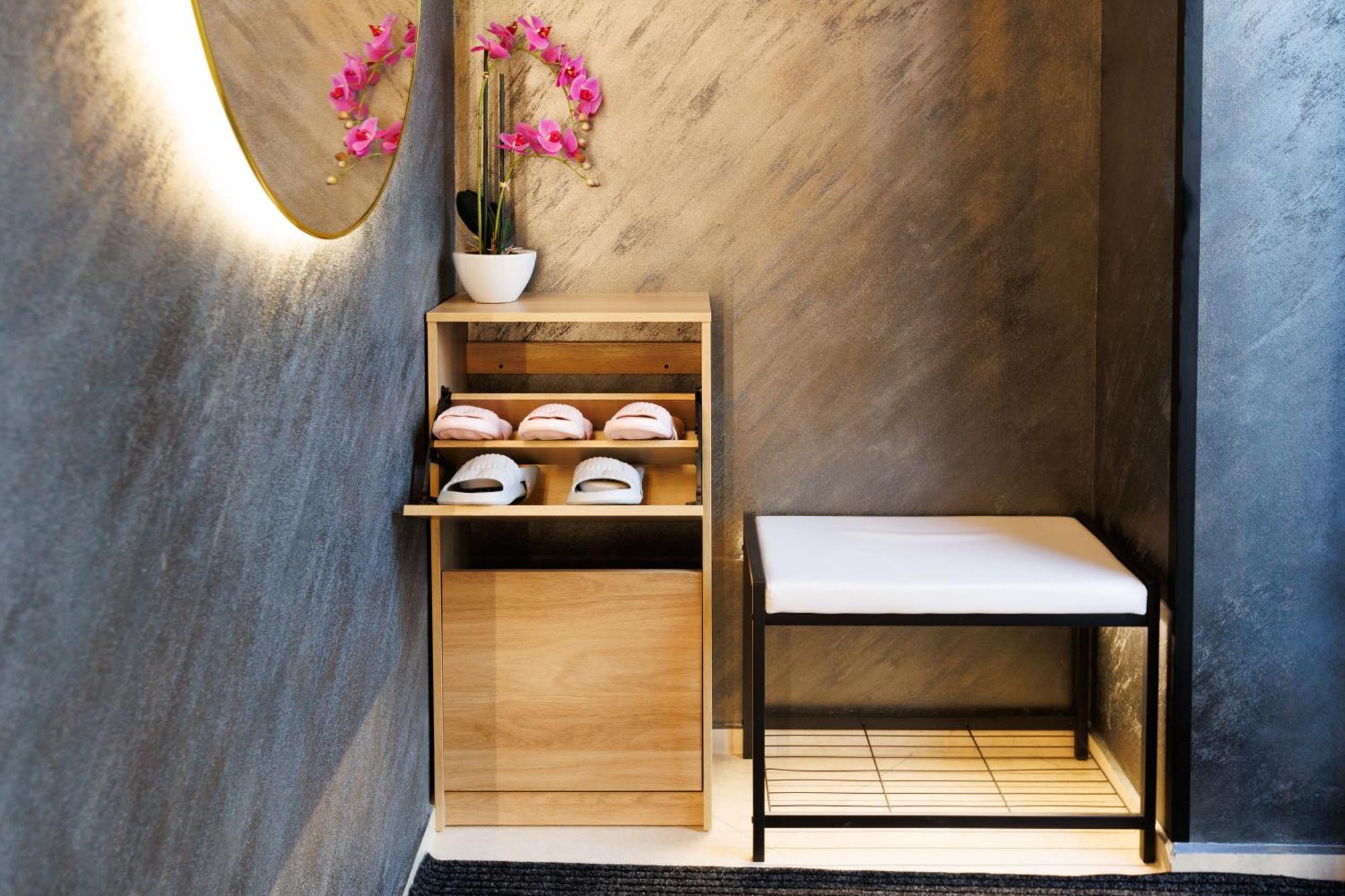 Leo Apartment Suite & Private Spa Zone - Old City Bratislava Extérieur photo
