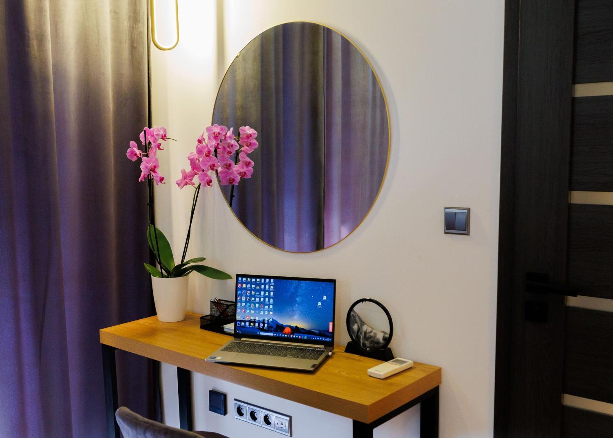 Leo Apartment Suite & Private Spa Zone - Old City Bratislava Extérieur photo