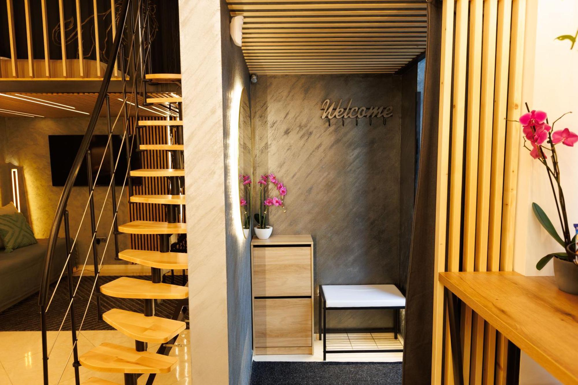 Leo Apartment Suite & Private Spa Zone - Old City Bratislava Extérieur photo