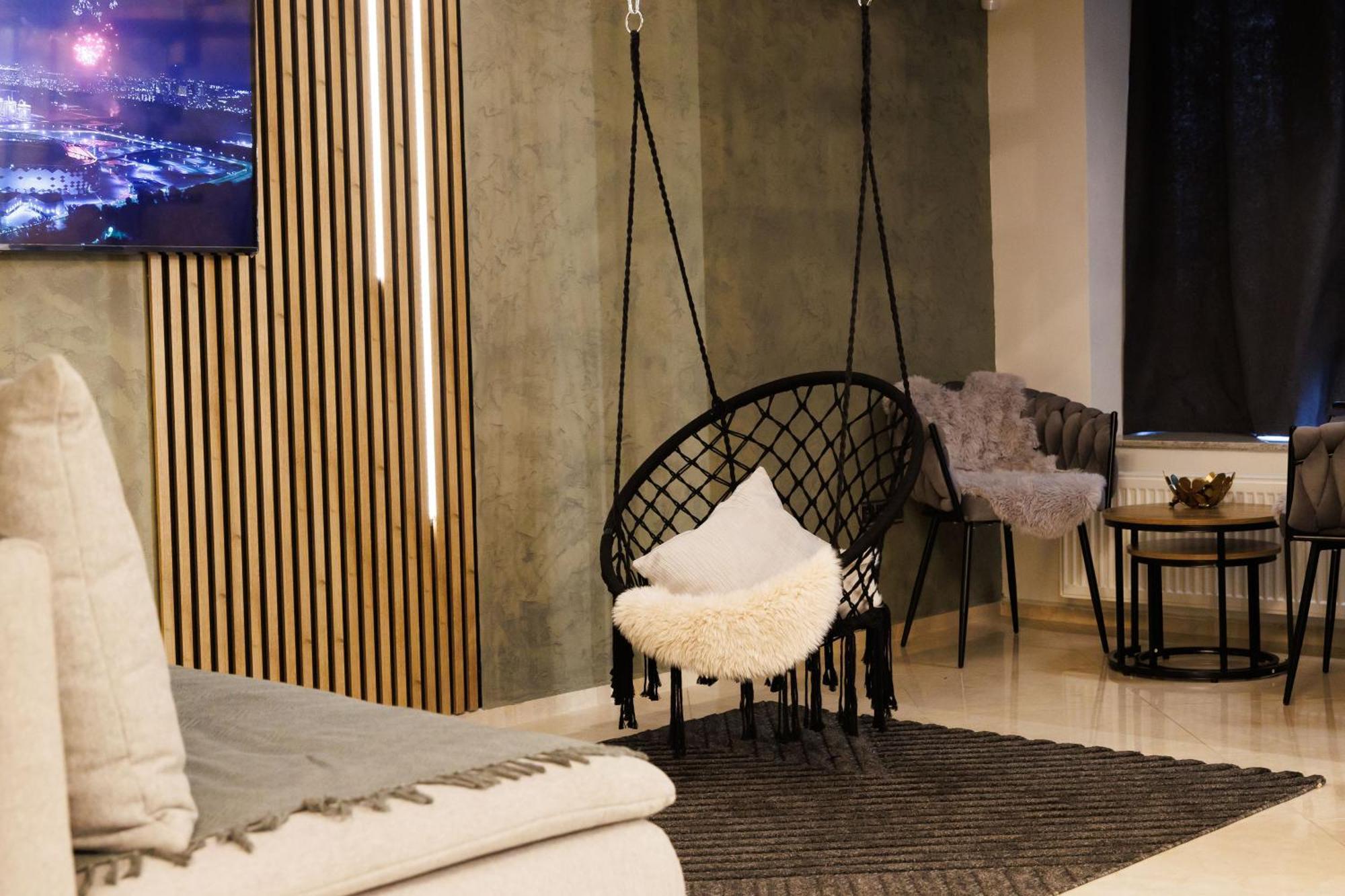 Leo Apartment Suite & Private Spa Zone - Old City Bratislava Extérieur photo